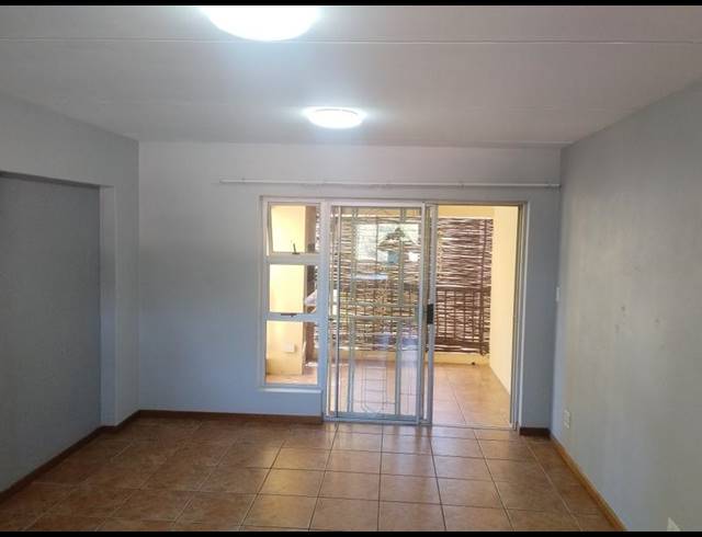2 BEDROOM PROPERTY TO RENT IN CLUBVIEW